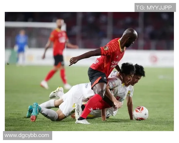 广州足球队区域防守战术解析及其在比赛中的应用与成效分析 广州足球队区域防守战术解析及其在比赛中的应用与成效分析