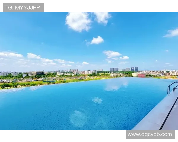 泳池畔的清凉世界：探索夏日畅泳与健康生活的完美结合