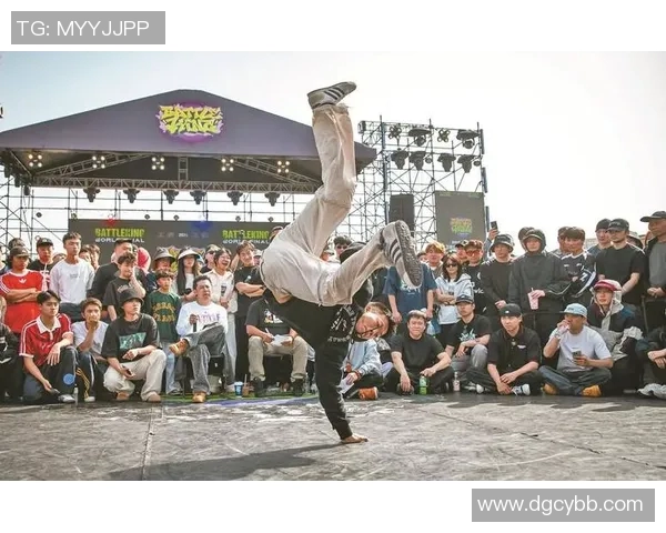 赛后复盘：北京街舞队与重庆街舞队的精彩对决与力量碰撞分析